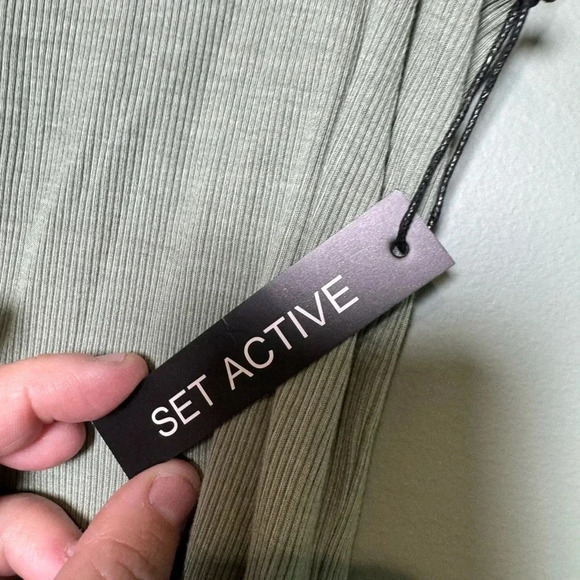 SET ACTIVE NWT Women’s Sage Green Short Sleeve Top Size XL - Picture 2 of 4